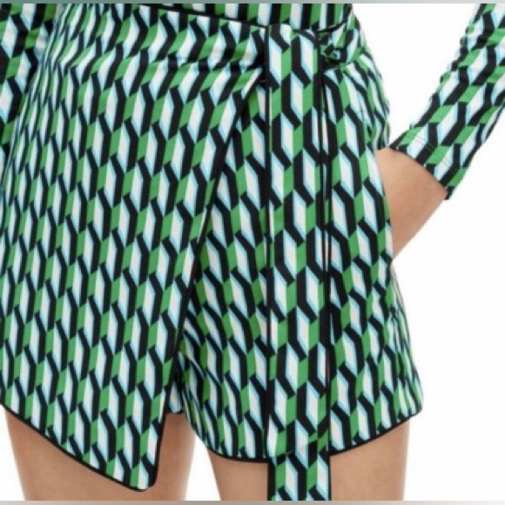 Diane Von Furstenberg Geometric Green Skort